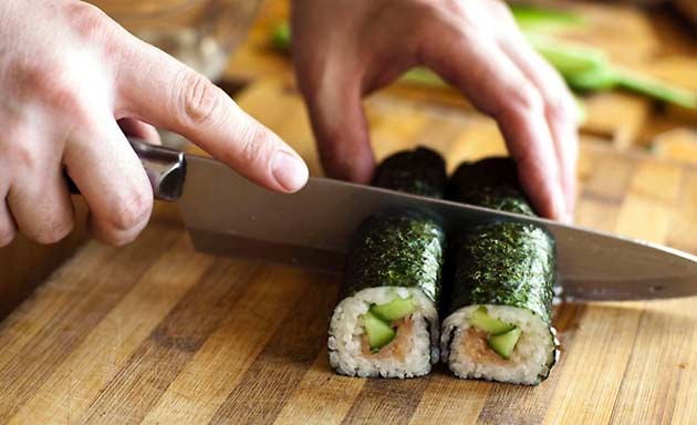 Una escena de sushi casero